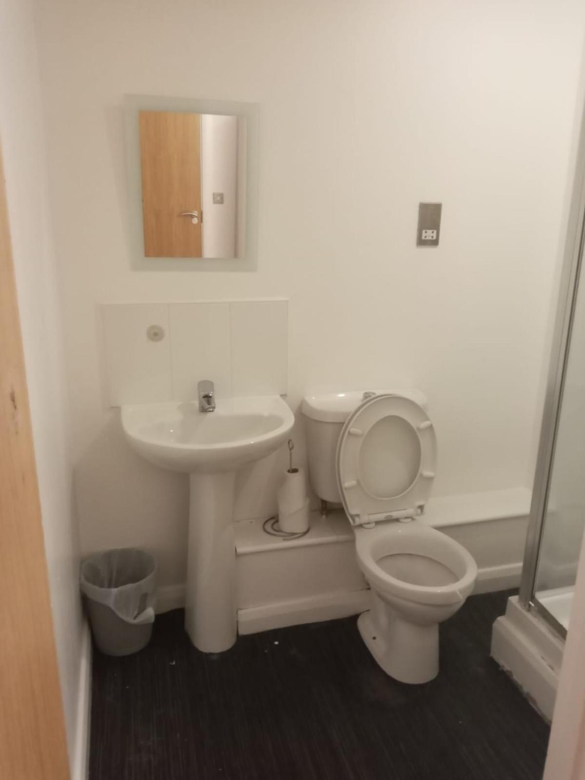 Freyas Apartment Manchester Exterior photo